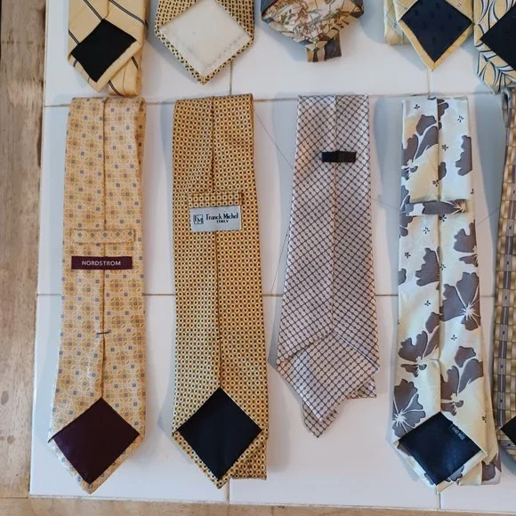 Elegant Yellow and Brown Tie Set - Picture 9 of 9